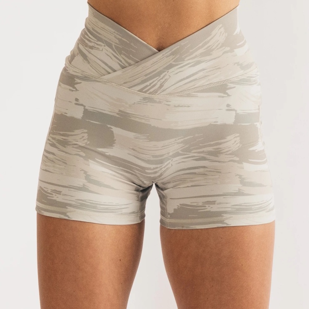 Alphalete Surface Power Short 5” (small)
